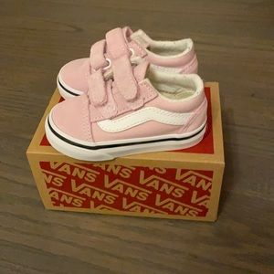 Pink toddler vans. 4.5 lilac snow old skool V -new